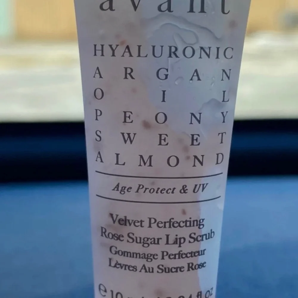 Avant Velvet Perfecting Rose Sugar Lip Scrub​
